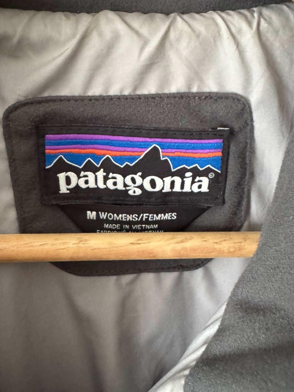 PATAGONIA WOMENS RADALIE PARKA BLACK INSULATED JACKET COAT SIZE M - Picture 3 of 5